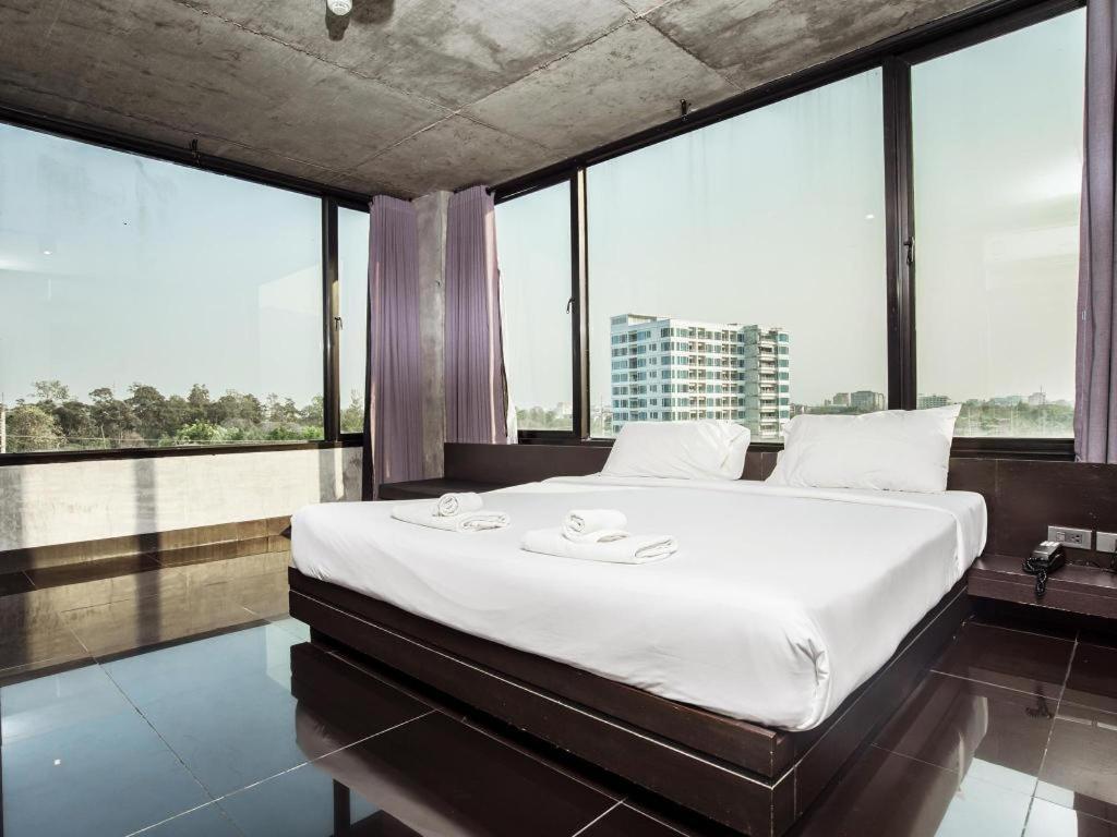 B2 Black Business And Budget Hotel Chiang Mai Exterior foto
